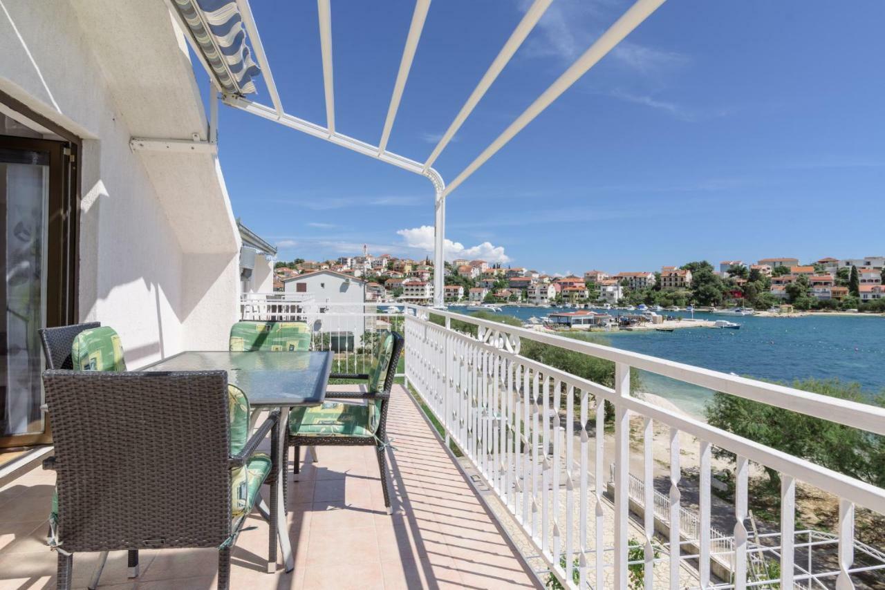 Apartments Ana Bilota Seget Vranjica Exterior photo